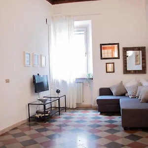 The Rent - Piazza Di Firenze Apartment